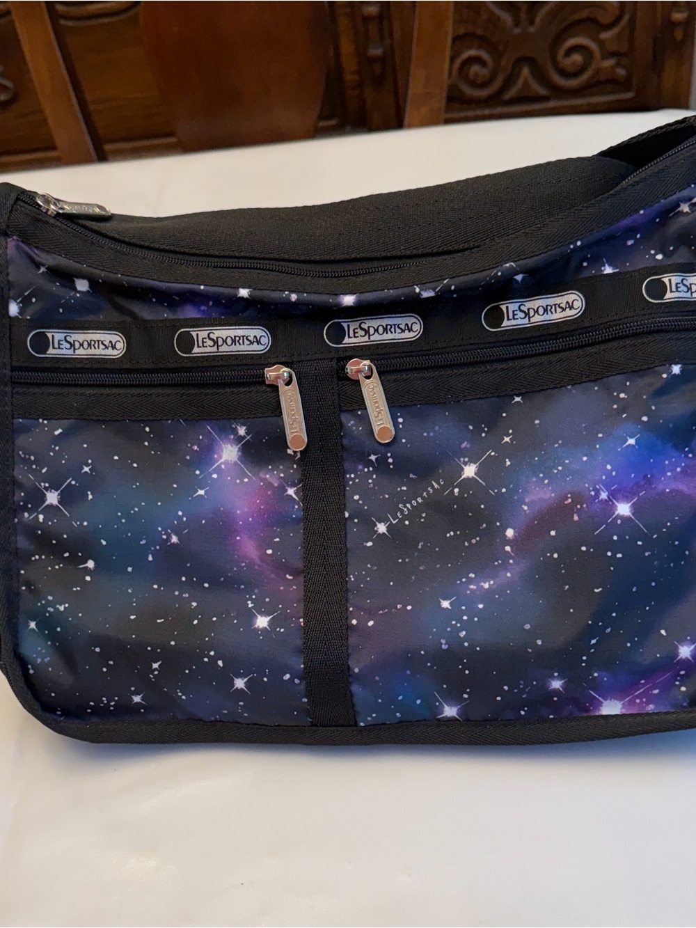 NWT Lesportsac Galaxy Print Messenger Bag - Black, Purple, Blue RARE - Picture 4 of 4